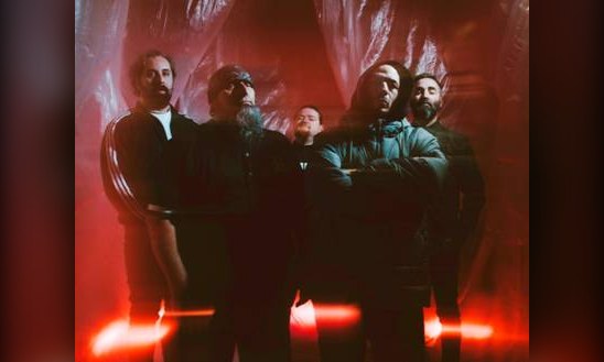Mügre le cantan a Granada con «100% Malafollá»