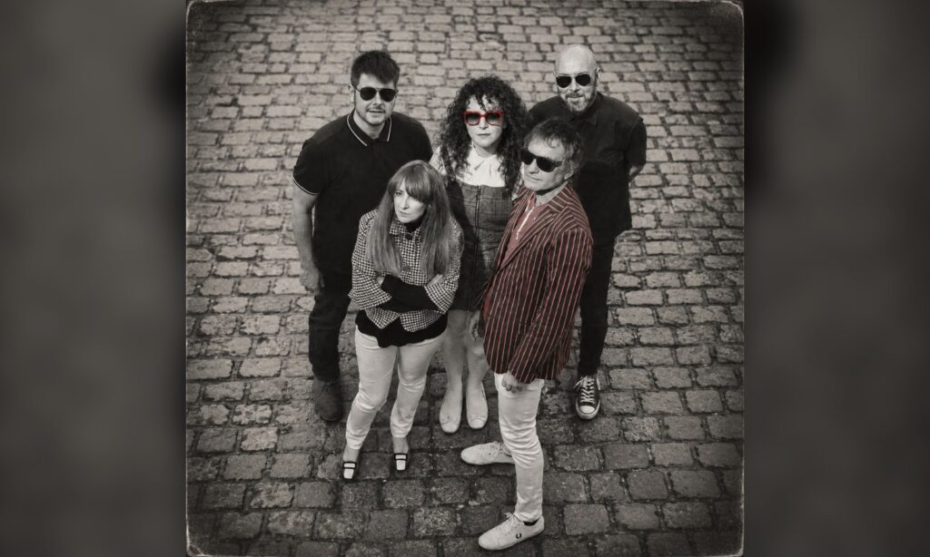Los Tang reúnen en un EP su versión de «What I Like About You»