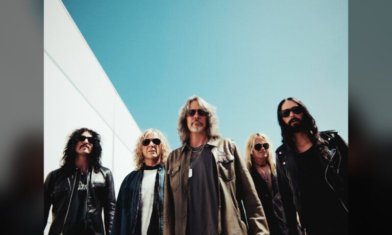 The Dead Daisies estrenan voz y era con «Lift Me Up»